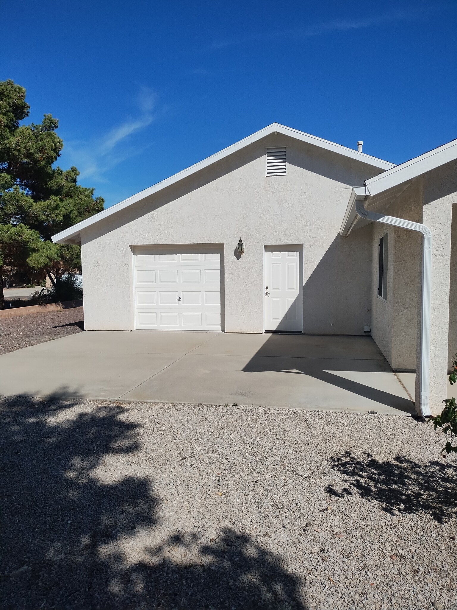 Building Photo - 2695 Broken Arrow St