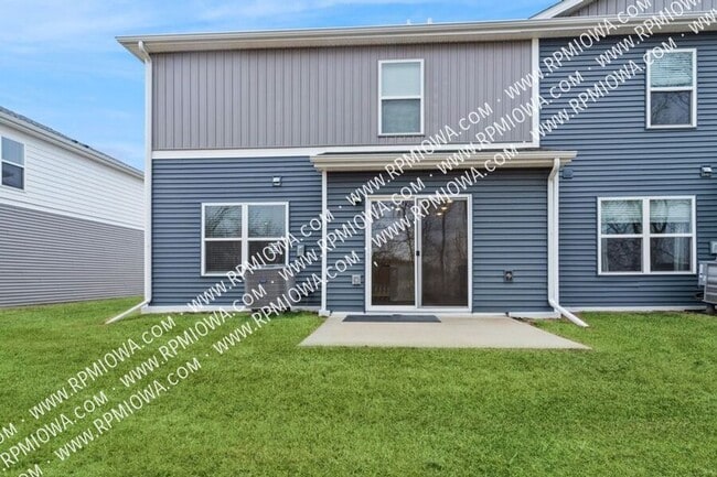 Building Photo - 4533 SE Ember Ln