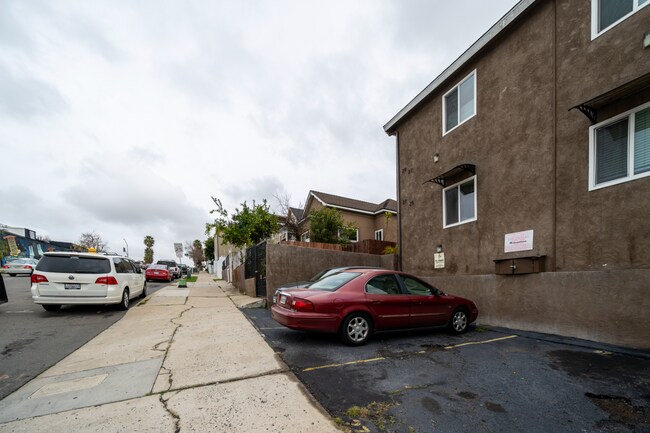 Building Photo - 29 19th St
