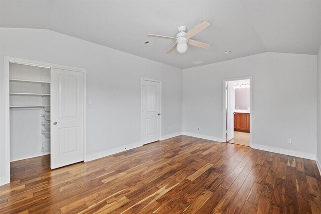 Building Photo - 1821 Indian Lodge Dr
