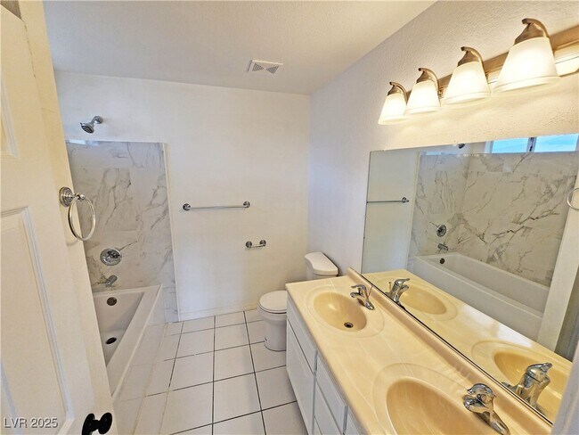 Building Photo - 1821 Pershing Ave