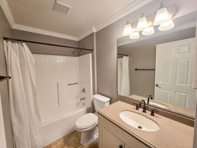 Building Photo - 4 Bedroom 2 bath in Sedona Palms