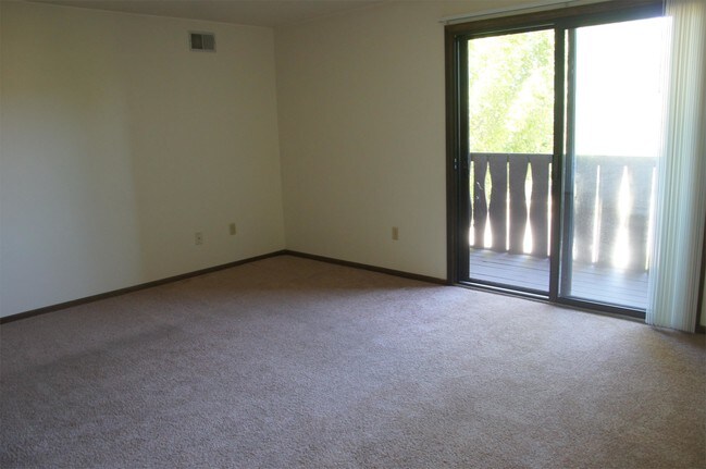 Building Photo - 1617 Kenilworth Ct