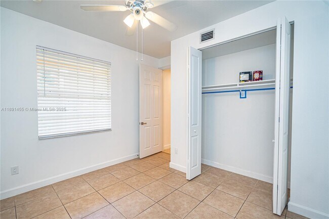 Building Photo - 8231 NW 127th Ln
