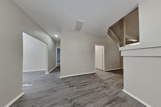 Building Photo - 4327 Palmer Plantation Dr