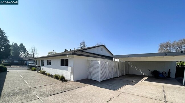 Building Photo - 4643 W Rishell Ct