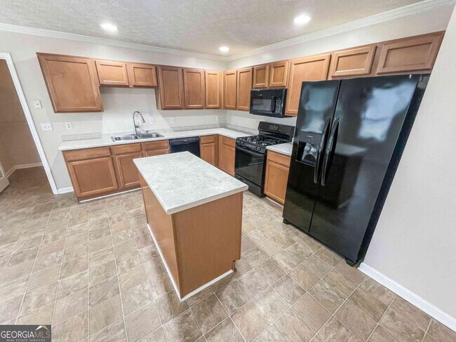 Building Photo - 6205 Tree Ridge Dr N W