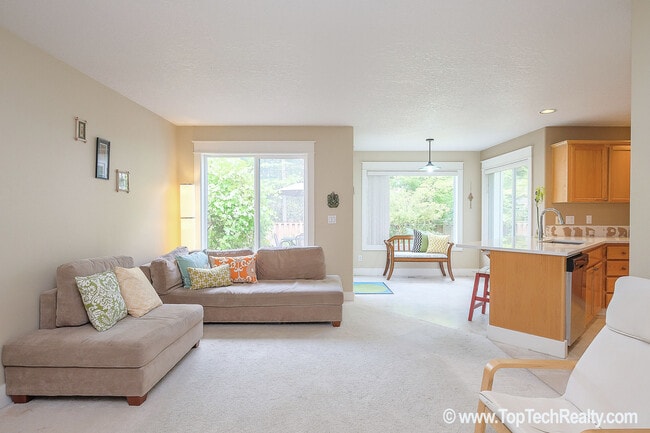 Building Photo - Lovely 4 Bedroom | 2.5 Bathroom Single Family Home | Corner Lot | Kaiser Woods Community