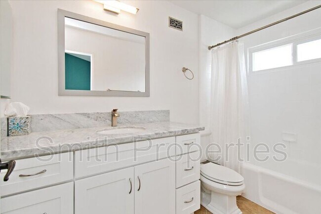 Building Photo - 122 S Guadalupe Ave