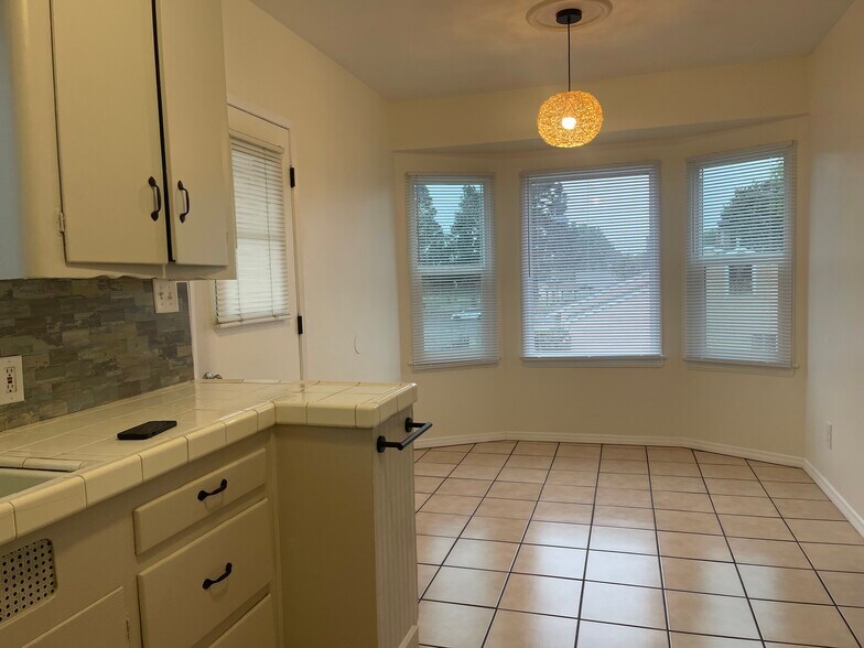 KITCHEN - 8991 Burke Ave