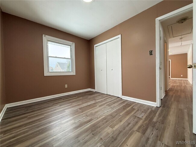 Building Photo - 52 Carol Ln