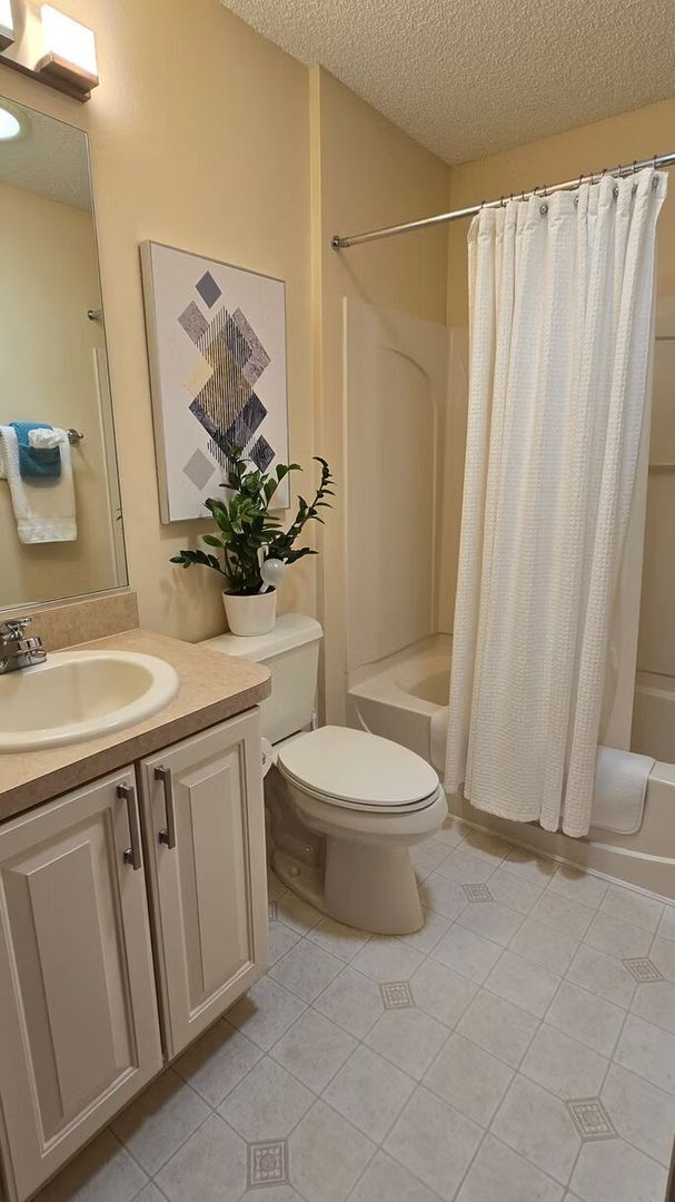 Building Photo - 971 Kingmont Terrace