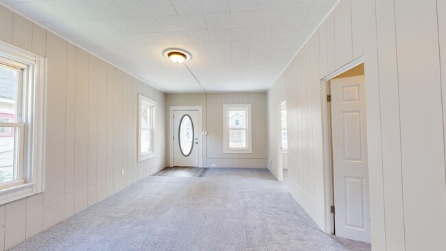 Building Photo - Cudell neighborhood. - 2 bedroom/1 bathroo...