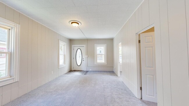 Building Photo - Cudell neighborhood - 2 bedroom/1 bathroom...