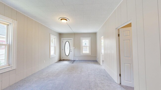 Building Photo - Cudell neighborhood - 2 bedroom/1 bathroom, Single Family Home