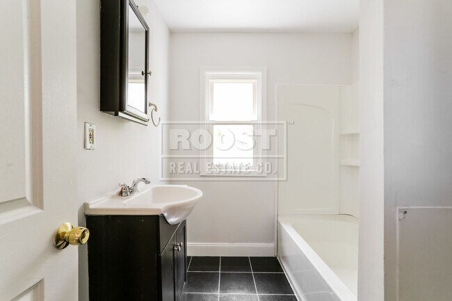 Building Photo - Great Three Bedroom and One Bath Single Family Home