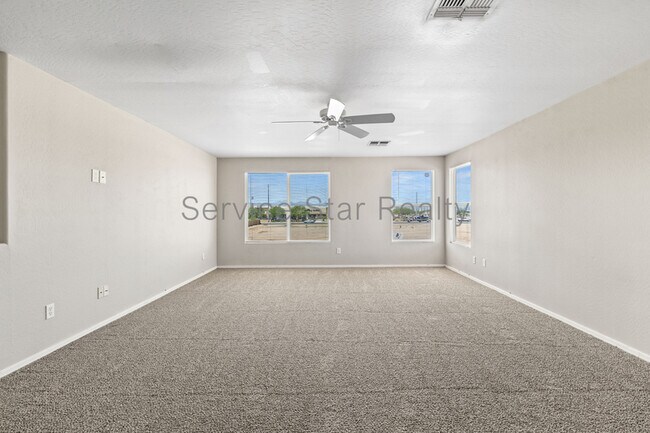 Building Photo - 12106 N 130th Dr