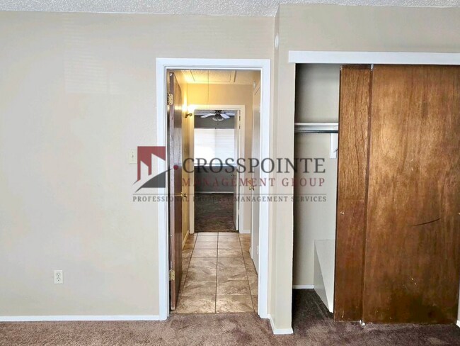 Building Photo - Tammy Lynn Dr Duplex