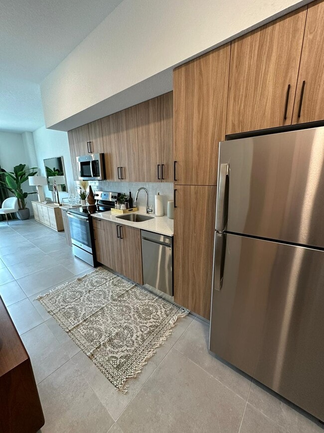 Building Photo - 28 NE 1st Ct