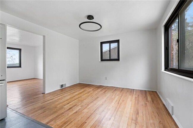 Building Photo - 5408 Verona Rd