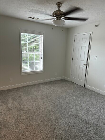 Building Photo - 623 Wyndhurst Dr