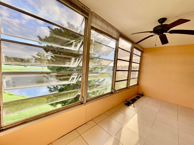 Building Photo - 4053 Hythe A