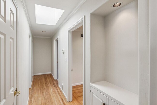 Building Photo - 309 Walsh Rd