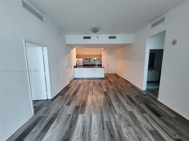 Building Photo - 951 Brickell Ave