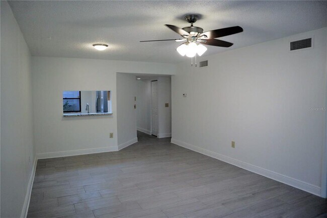 Building Photo - 300 S Florida Ave