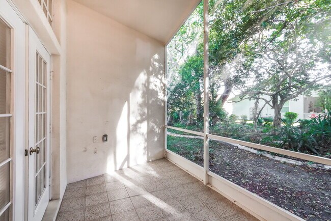 Building Photo - 10932 New Brighton Ct