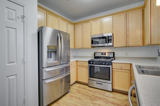 Building Photo - 1112 Sundrop Pl