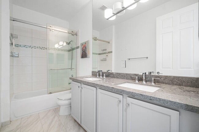 Building Photo - 8300 Calabria Lakes Drive