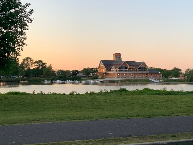 Cooper river with walking trails on river and city views - 135 E Wayne Ter