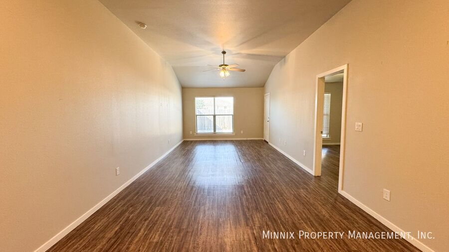 Building Photo - 2101 N Jayton Ave