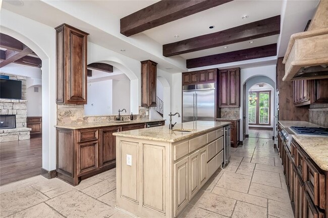 Building Photo - 308 Golden Bear Dr