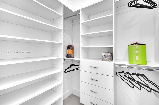 Building Photo - 17550 Collins Ave