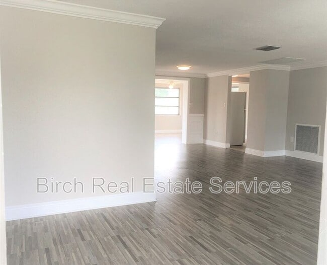 Building Photo - 2034 Peggy Dr