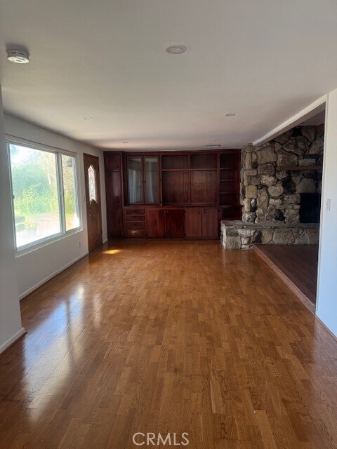 Building Photo - 1200 W Rowan St