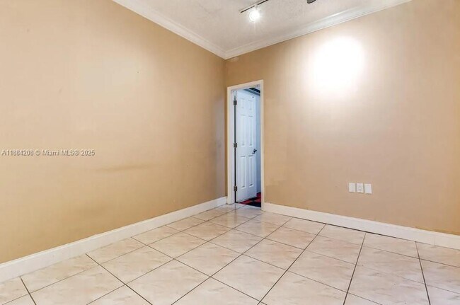Building Photo - 6691 SW 137th Ct