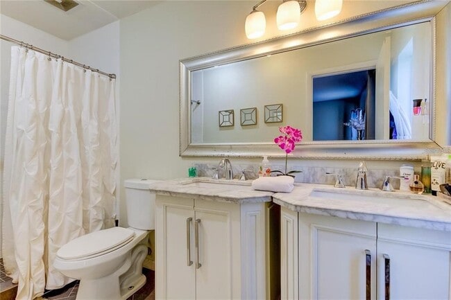 Building Photo - 6854 Circle Creek Dr