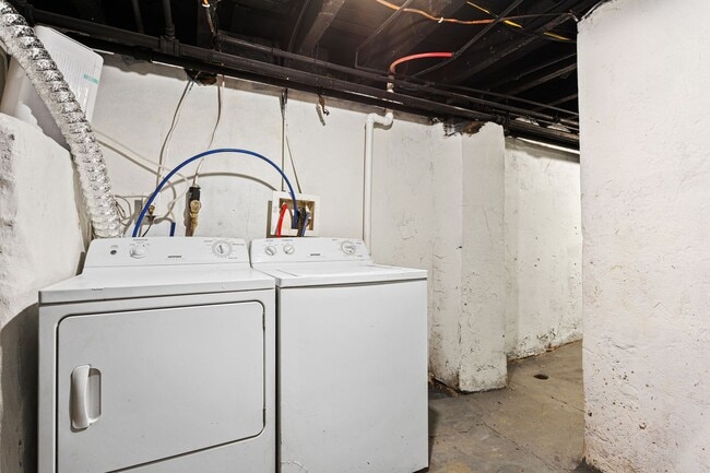 Building Photo - 2BR/1BA Home | Bonus Finished Attic | Well Maintained