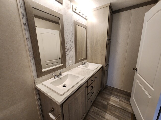 Building Photo - 3617 N Grand Ave E