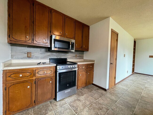 Building Photo - 112 Hazelwood Dr