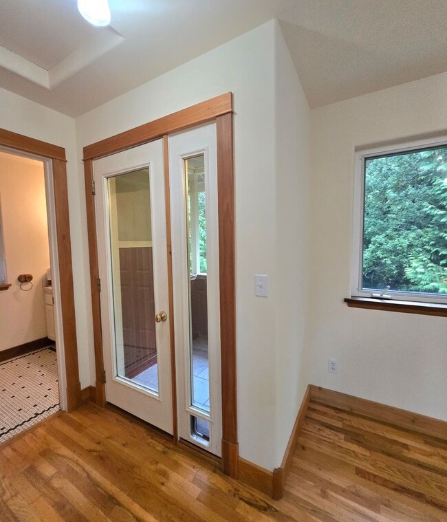 Building Photo - 2 Bedroom, 2 Bathroom Home For Rent in the...