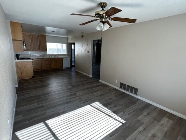 Building Photo - DON'T MISS OUT! HOME AVAILABLE BEGINNING OF MAY