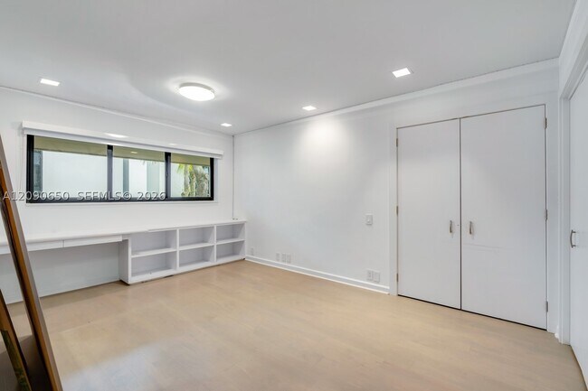 Building Photo - 11095 Marin St
