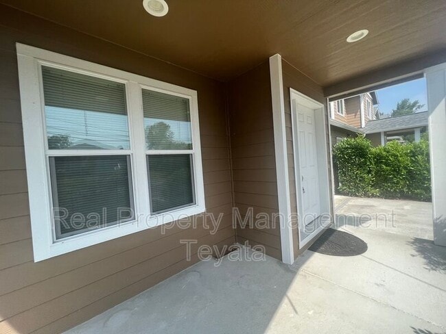 Building Photo - 289 15th St