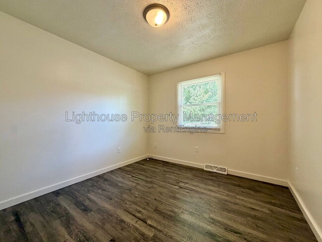 Building Photo - 487 84th St SW