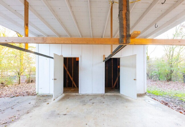 Building Photo - 7207 L St