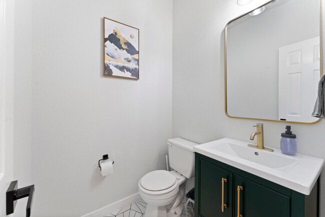 Building Photo - 313 Sweet Leaf Ln